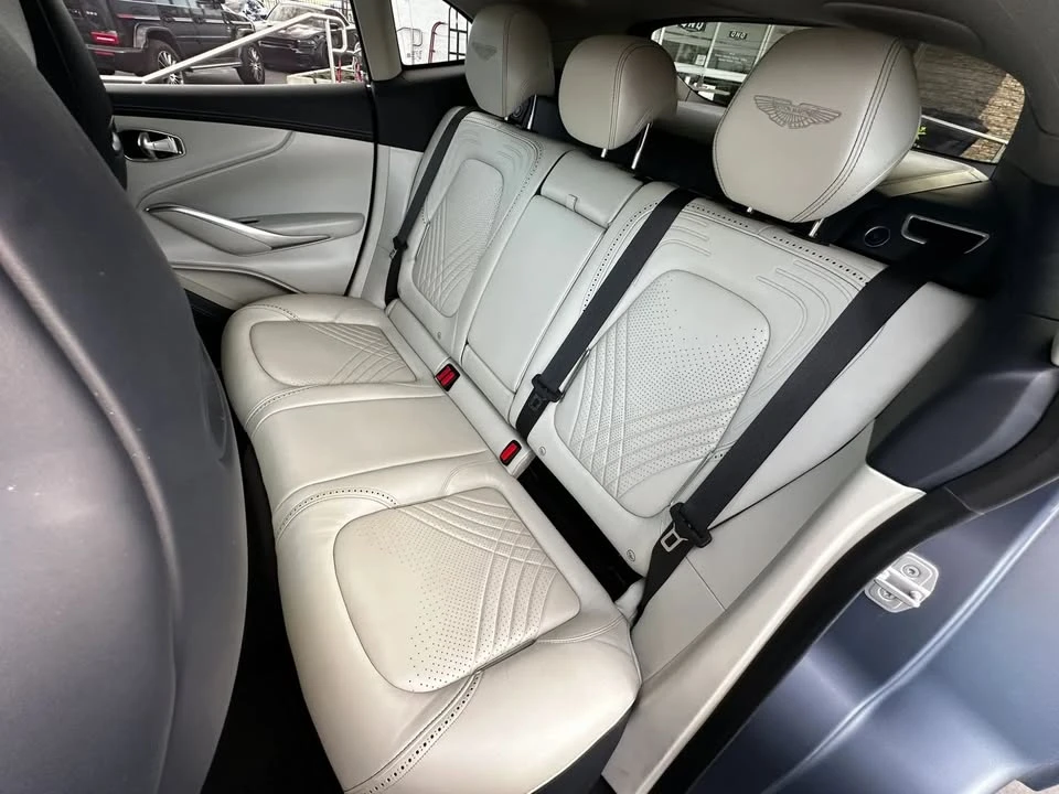 2021 Aston Martin DBX - Image 10 of 18