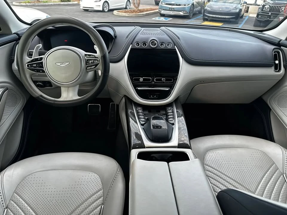 2021 Aston Martin DBX - Image 11 of 18