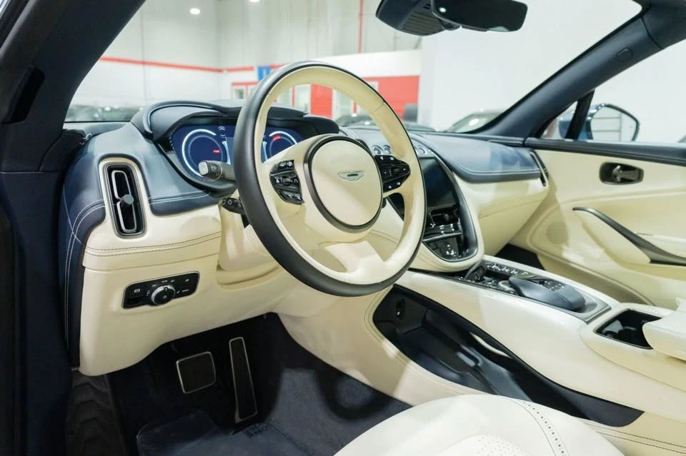 2021 Aston Martin DBX - Image 19 of 20