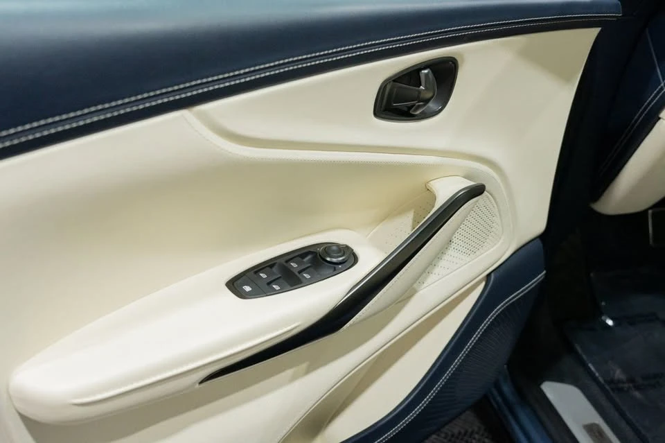 2021 Aston Martin DBX - Image 18 of 20