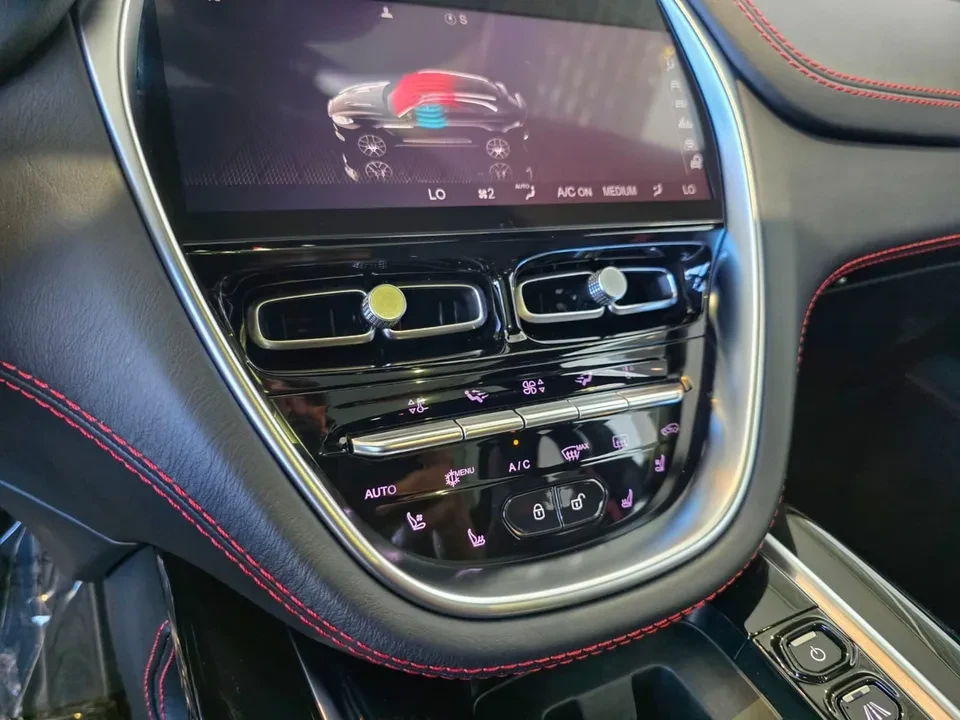 2021 Aston Martin DBX - Image 14 of 18