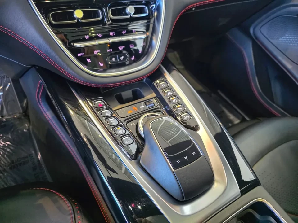 2021 Aston Martin DBX - Image 12 of 18