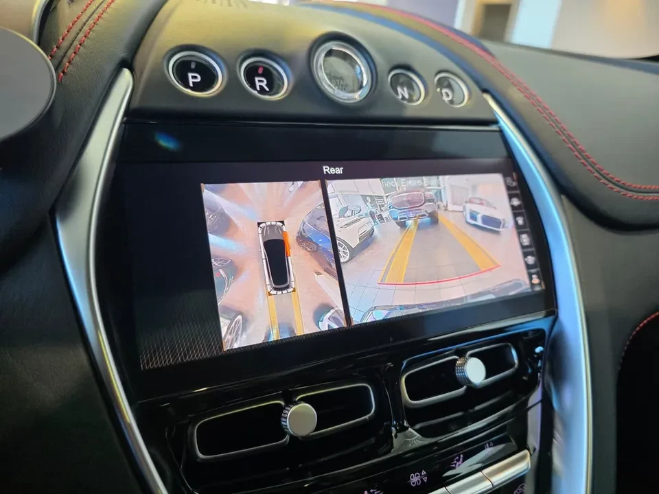 2021 Aston Martin DBX - Image 15 of 18