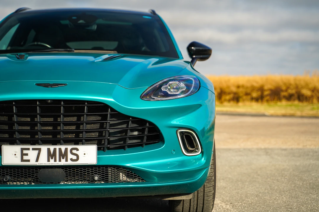 2021 Aston Martin DBX - Image 29 of 31
