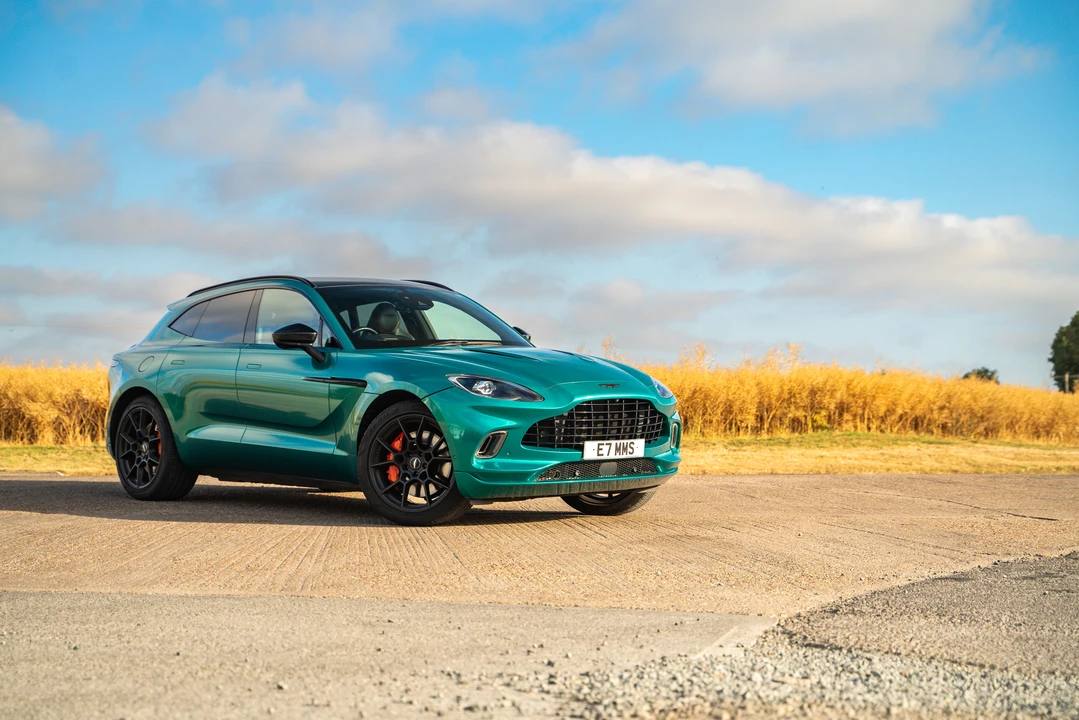 2021 Aston Martin DBX - Image 17 of 31