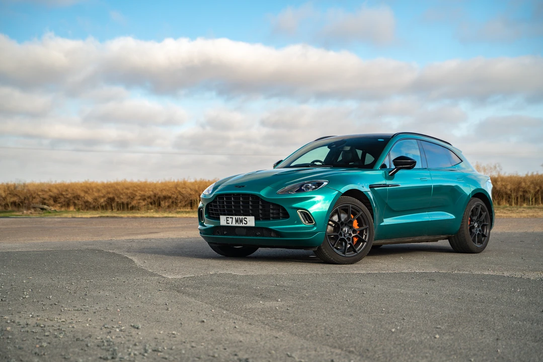 2021 Aston Martin DBX - Image 16 of 31