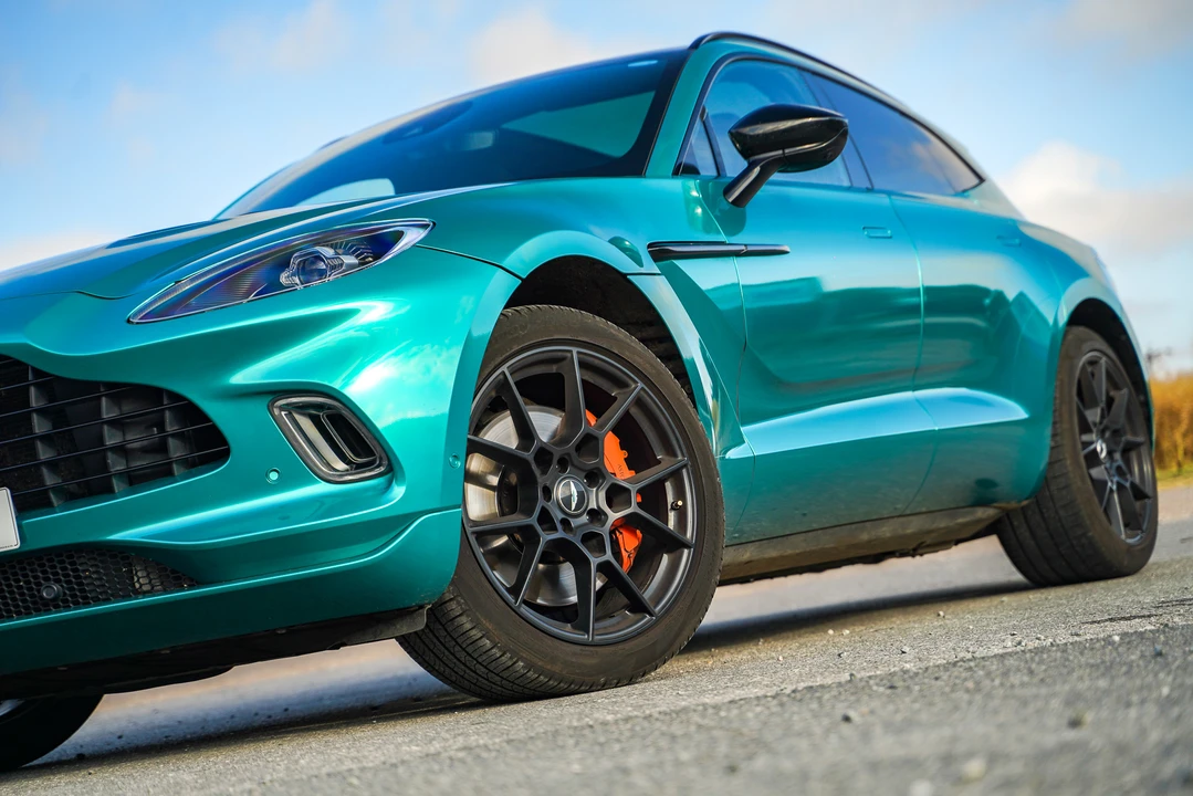2021 Aston Martin DBX - Image 27 of 31