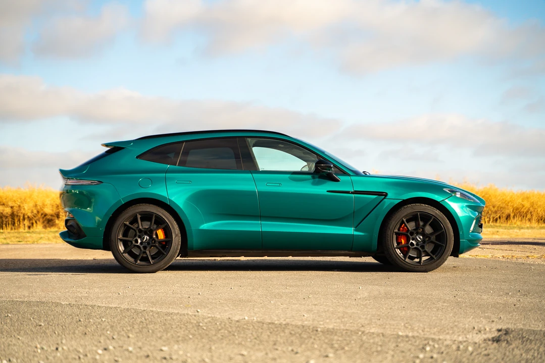 2021 Aston Martin DBX - Image 8 of 31