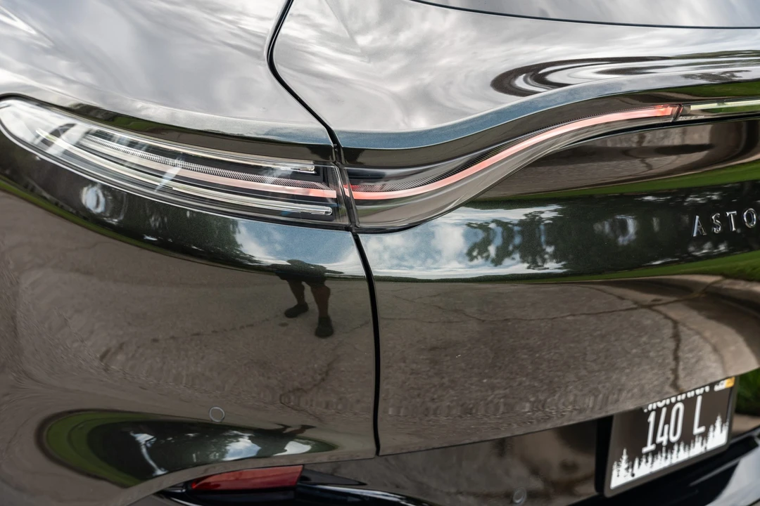 2021 Aston Martin DBX - Image 24 of 31