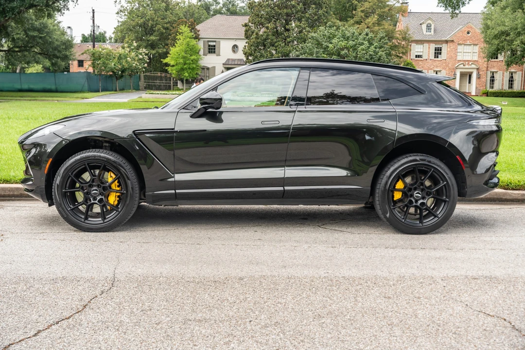 2021 Aston Martin DBX - Image 9 of 31
