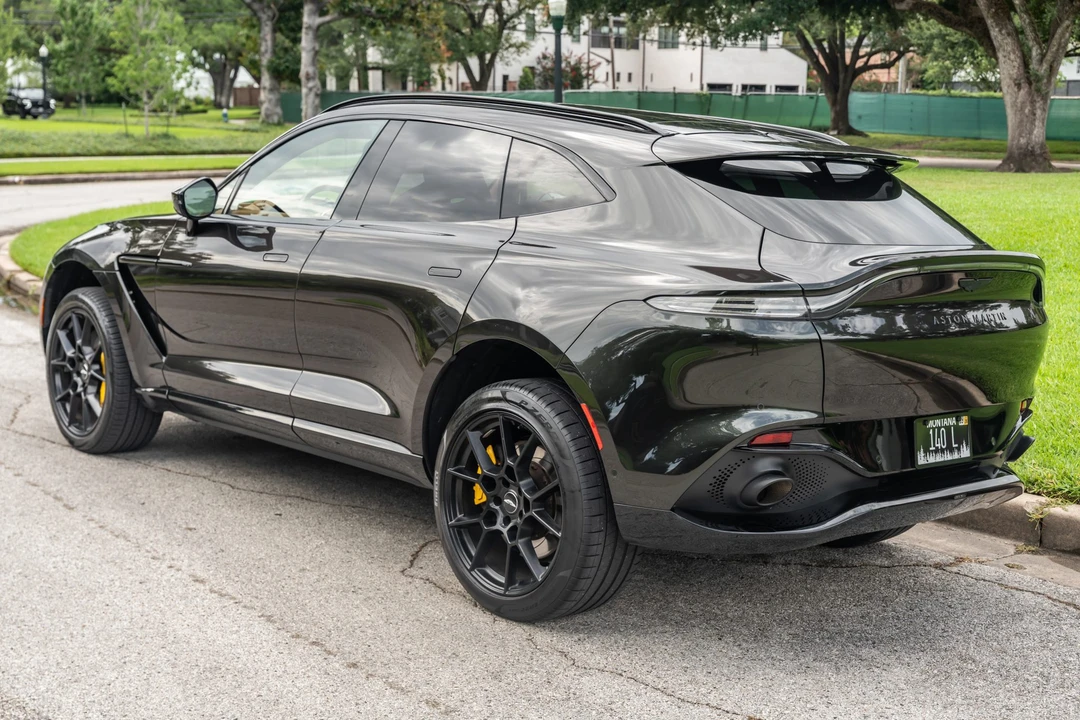 2021 Aston Martin DBX - Image 8 of 31