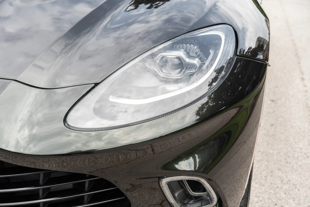 2021 Aston Martin DBX - Image 15 of 31