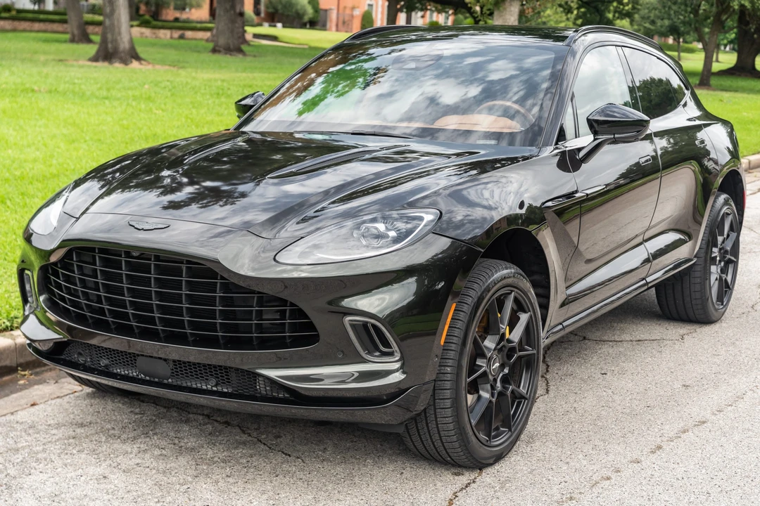 2021 Aston Martin DBX - Image 10 of 31