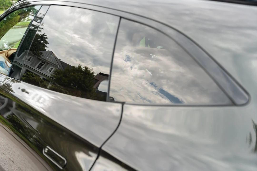 2021 Aston Martin DBX - Image 25 of 31