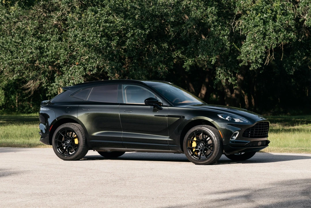 2021 Aston Martin DBX - Image 17 of 31