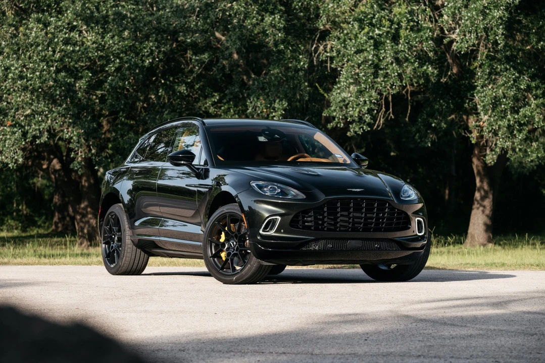 2021 Aston Martin DBX - Image 12 of 31