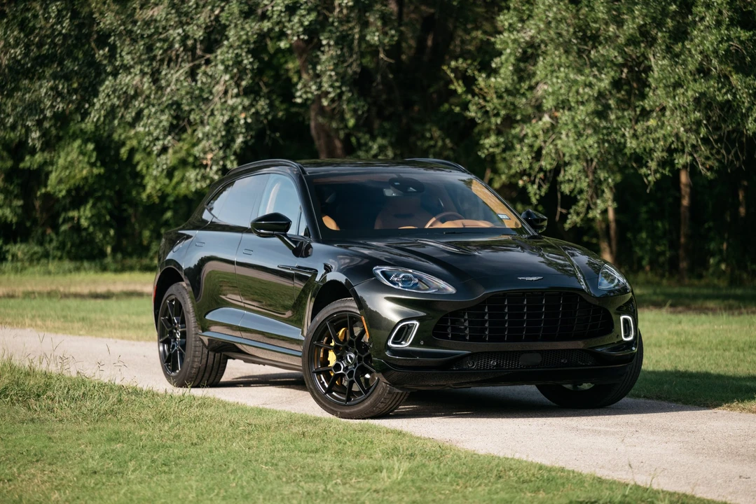 2021 Aston Martin DBX - Image 11 of 31