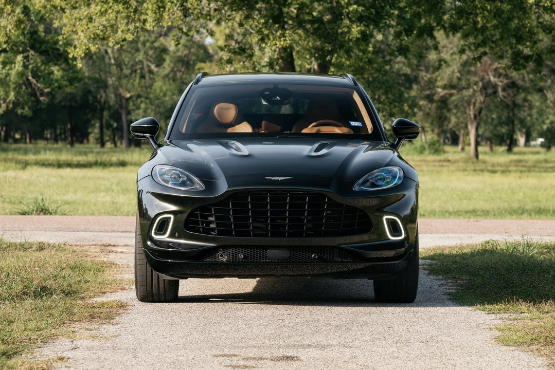 2021 Aston Martin DBX - Image 9 of 31