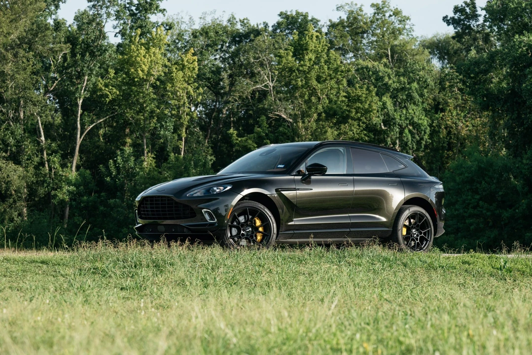 2021 Aston Martin DBX - Image 2 of 31