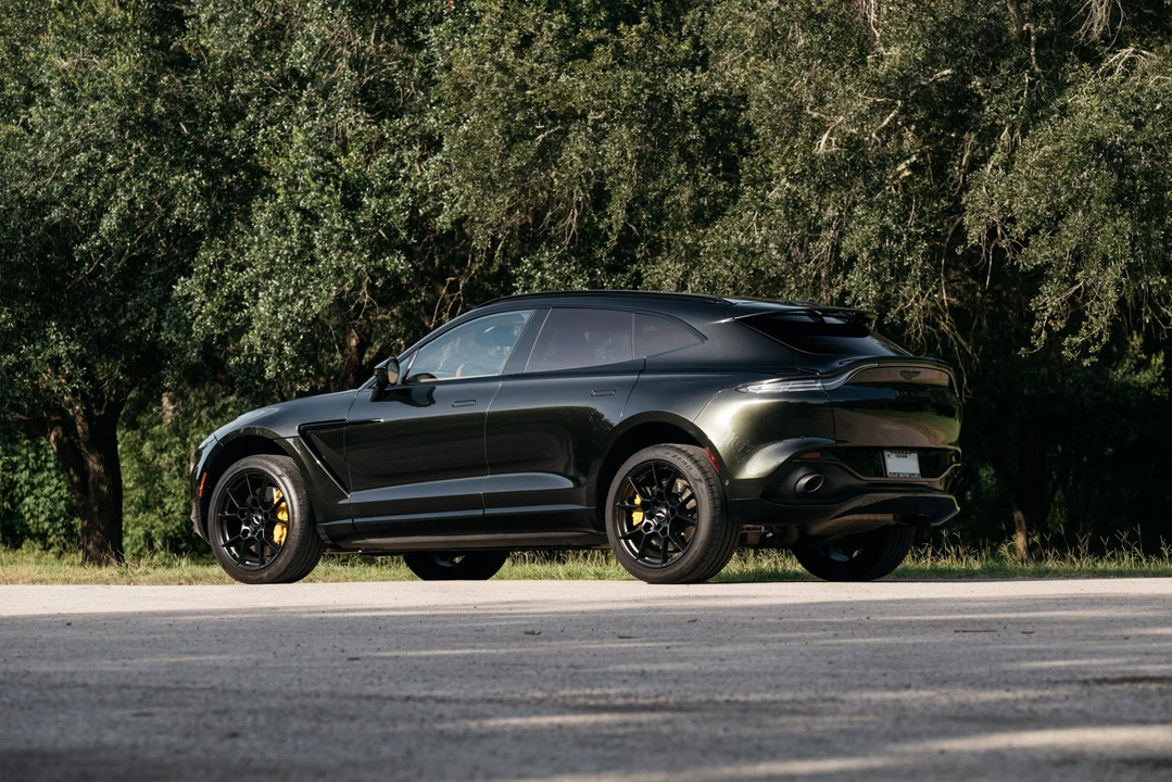 2021 Aston Martin DBX - Image 29 of 31