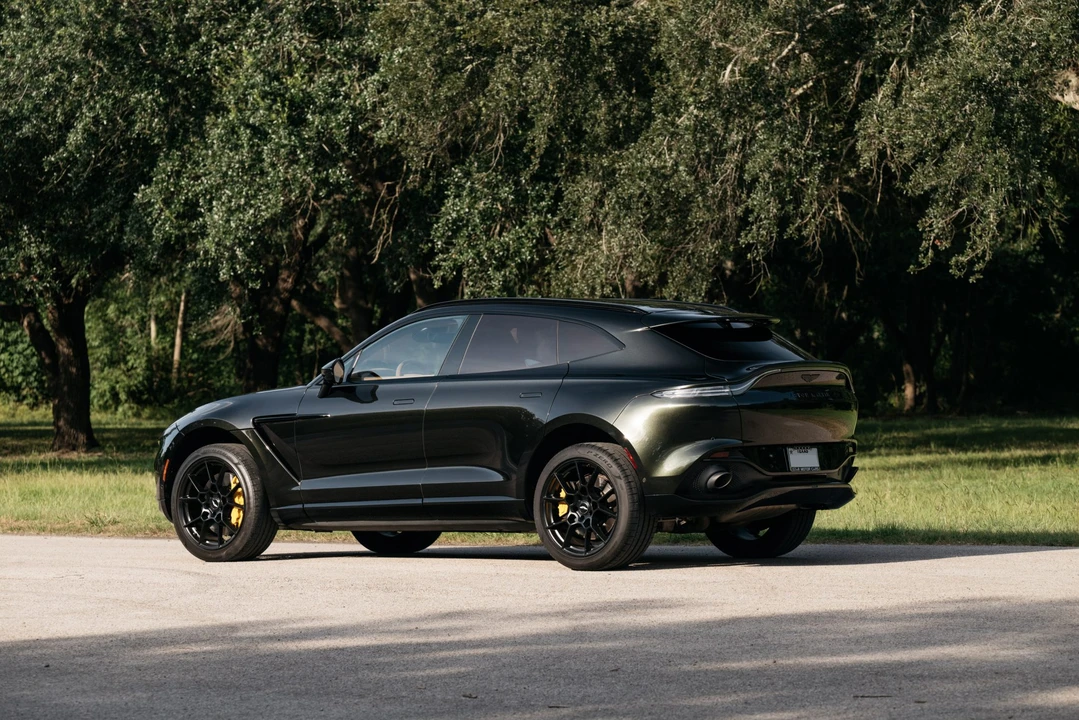 2021 Aston Martin DBX - Image 28 of 31