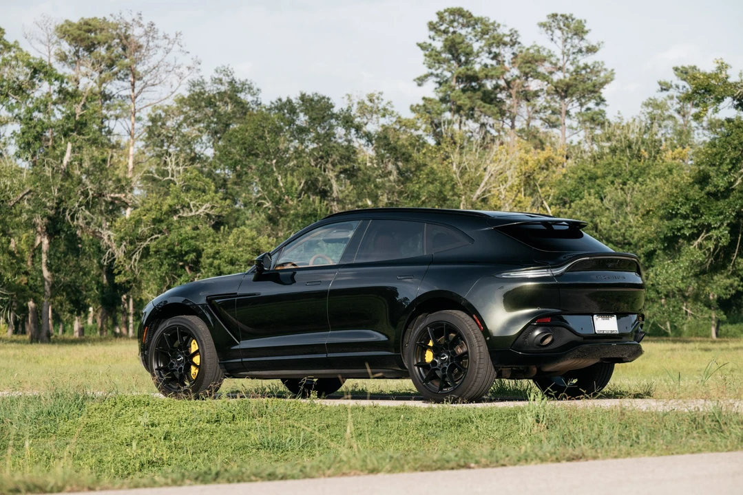 2021 Aston Martin DBX - Image 27 of 31
