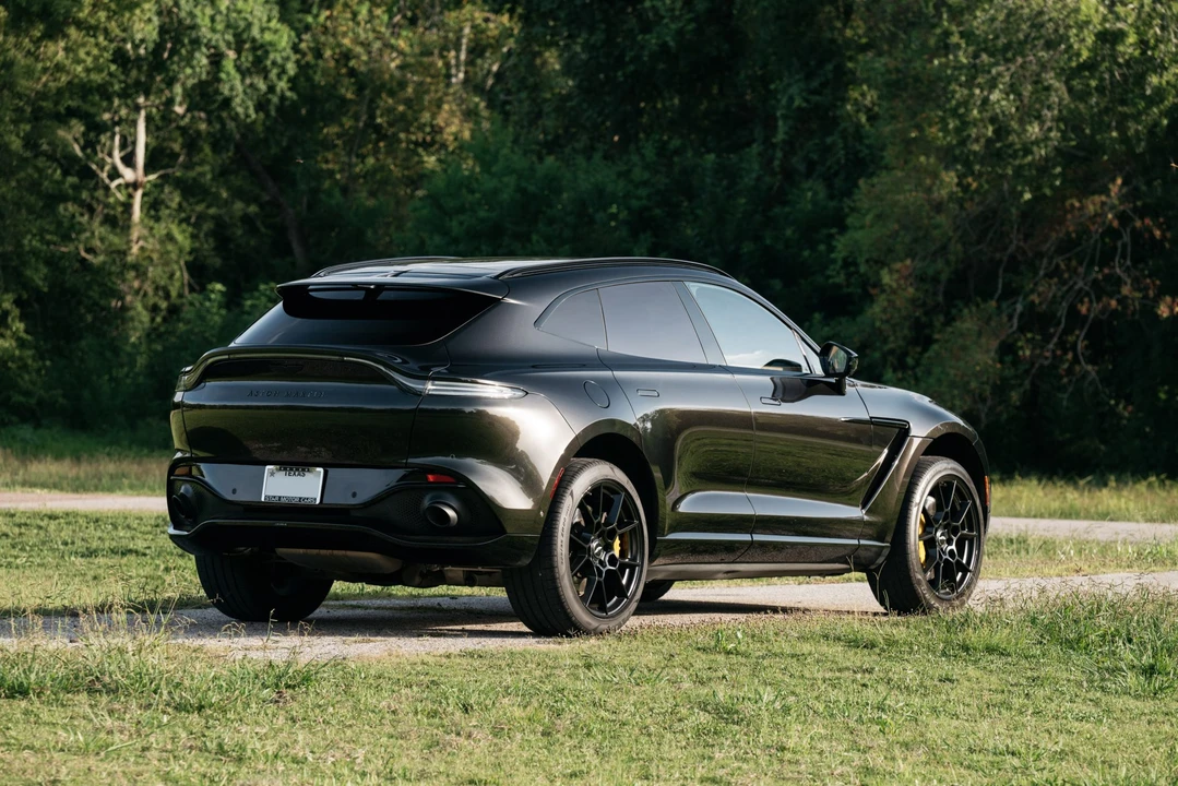 2021 Aston Martin DBX - Image 23 of 31