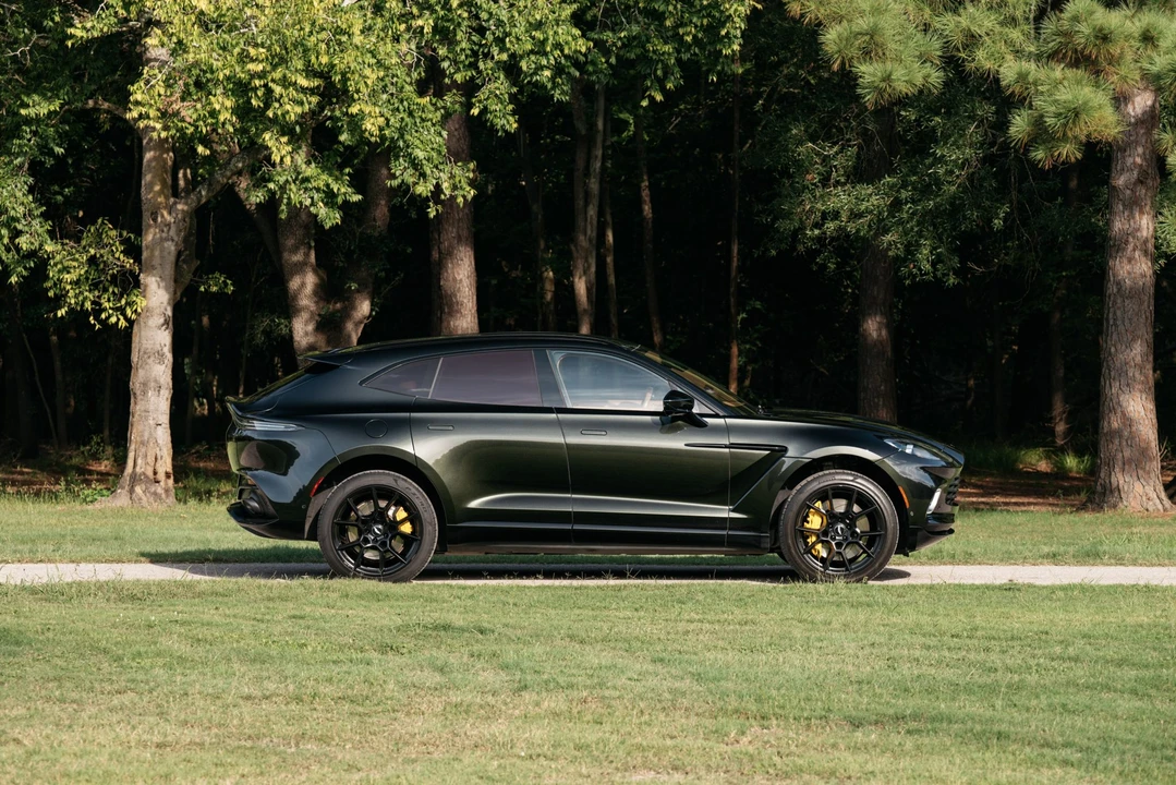 2021 Aston Martin DBX - Image 18 of 31