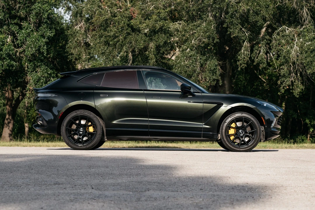 2021 Aston Martin DBX - Image 19 of 31