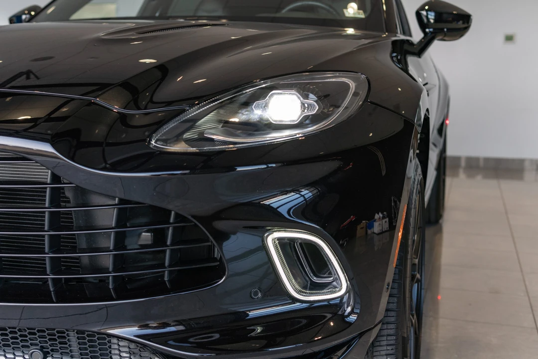 2021 Aston Martin DBX - Image 15 of 31