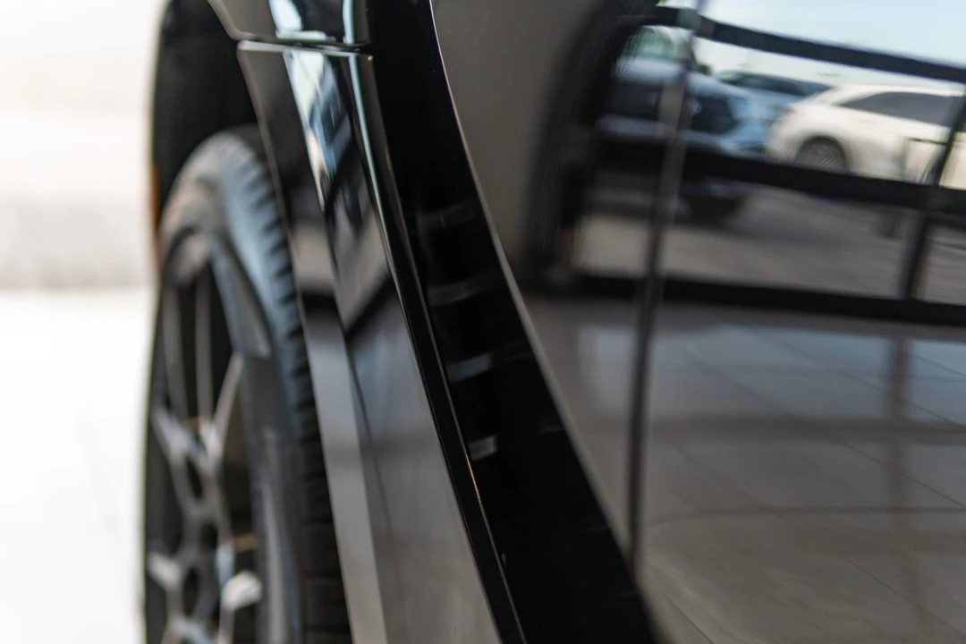 2021 Aston Martin DBX - Image 27 of 31