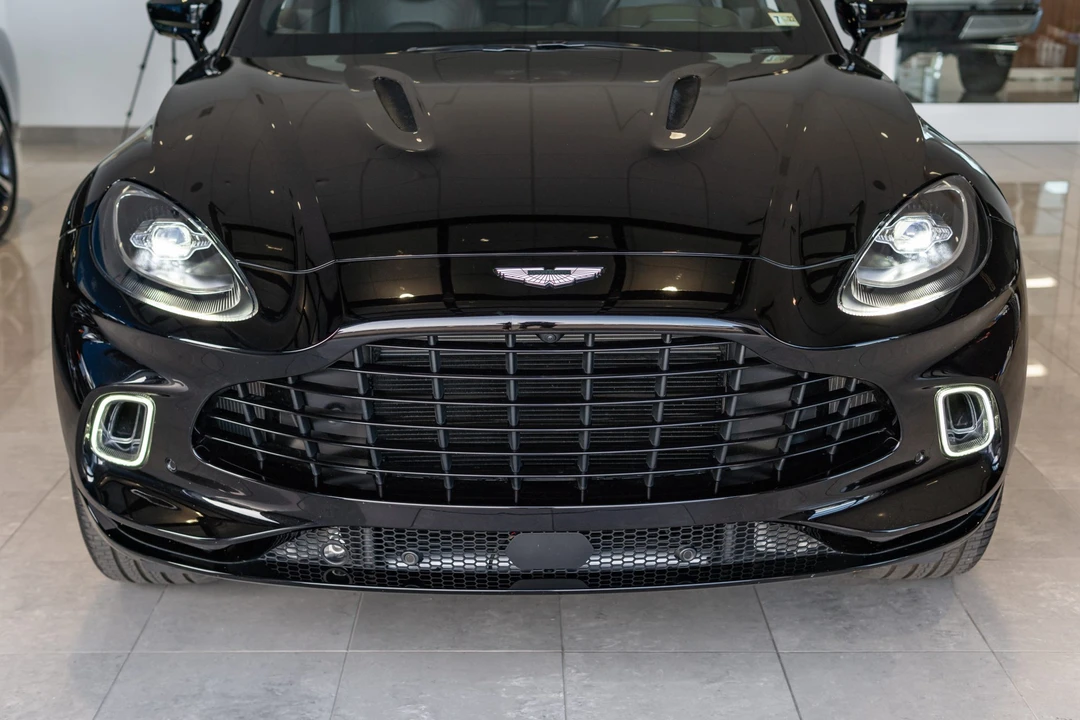 2021 Aston Martin DBX - Image 14 of 31