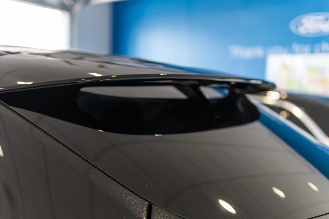 2021 Aston Martin DBX - Image 17 of 31