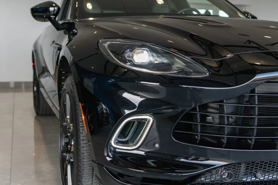 2021 Aston Martin DBX - Image 23 of 31
