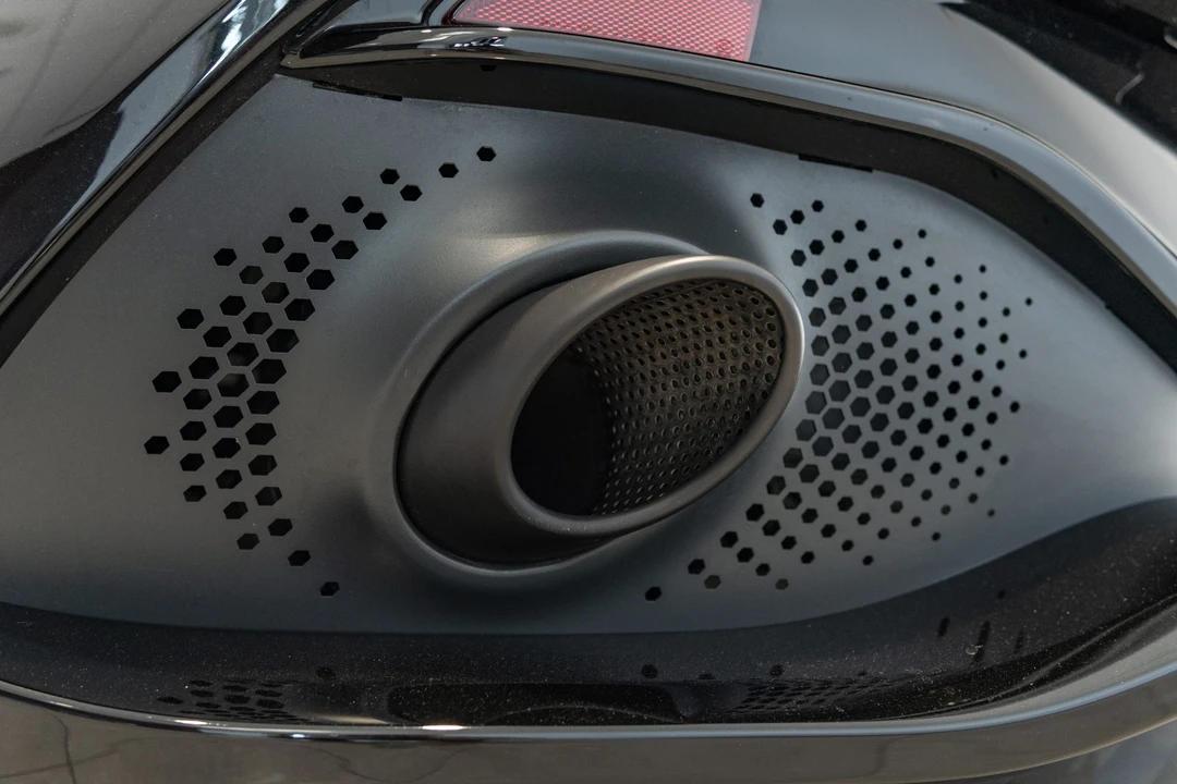 2021 Aston Martin DBX - Image 19 of 31