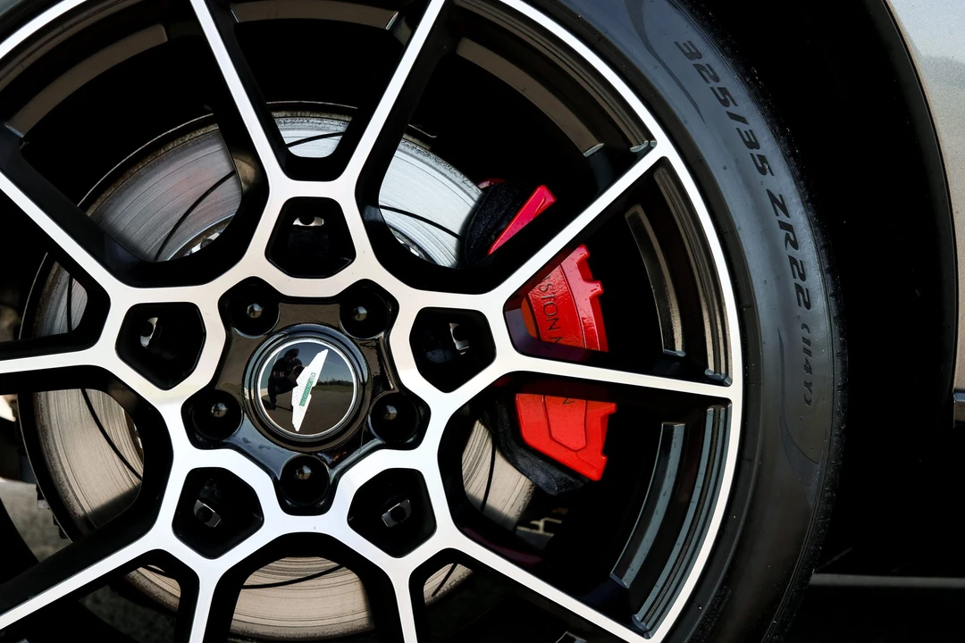 2021 Aston Martin DBX - Image 28 of 31