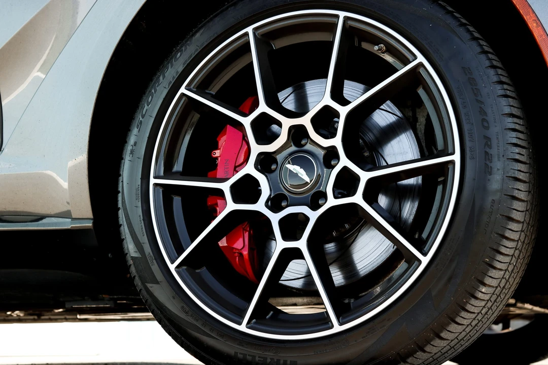 2021 Aston Martin DBX - Image 26 of 31