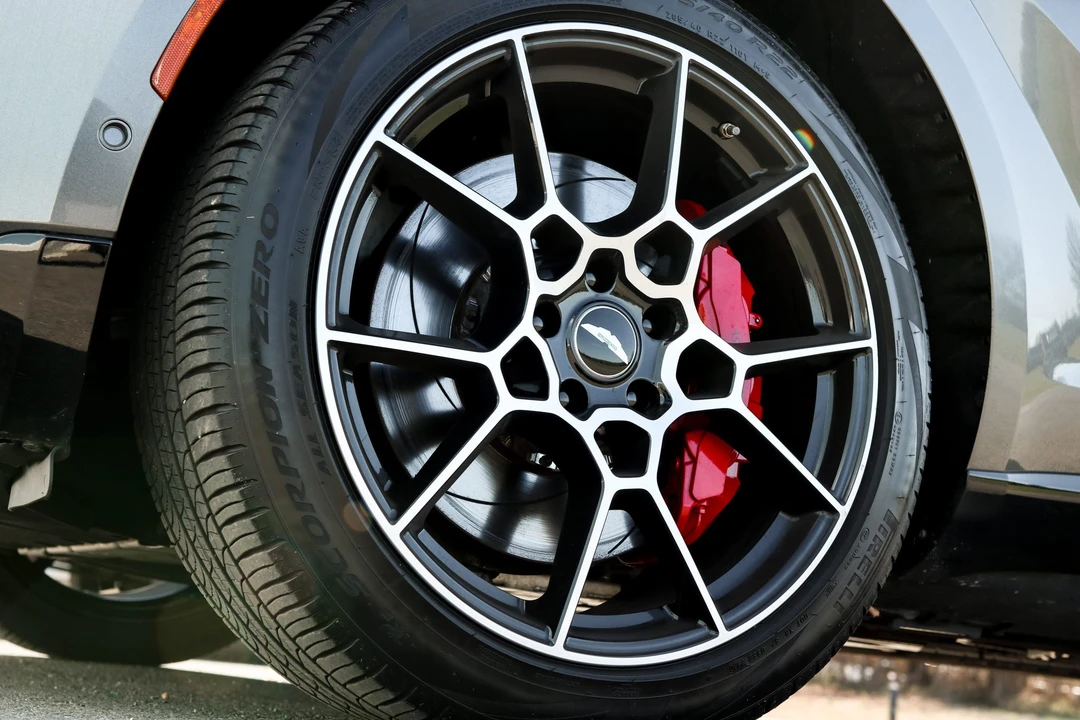 2021 Aston Martin DBX - Image 29 of 31