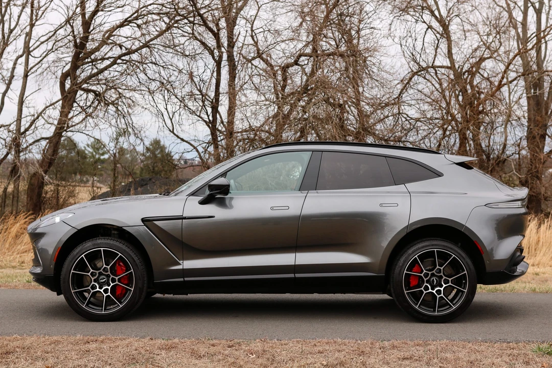 2021 Aston Martin DBX - Image 7 of 31