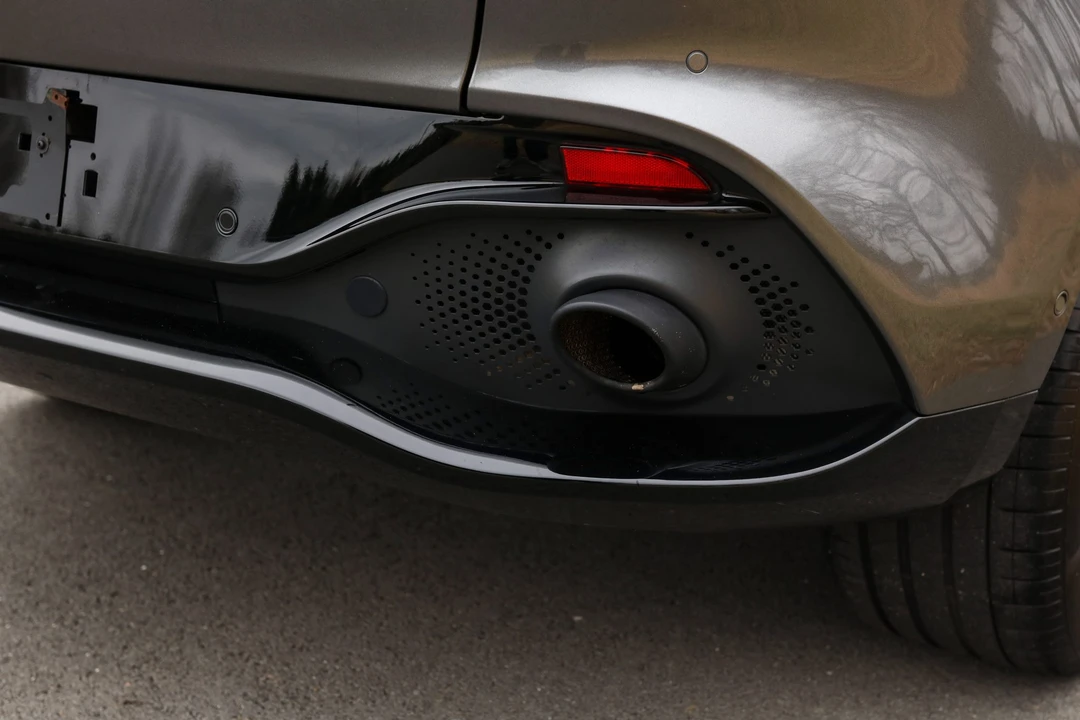 2021 Aston Martin DBX - Image 17 of 31