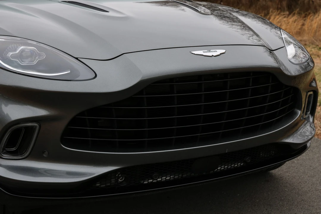 2021 Aston Martin DBX - Image 9 of 31