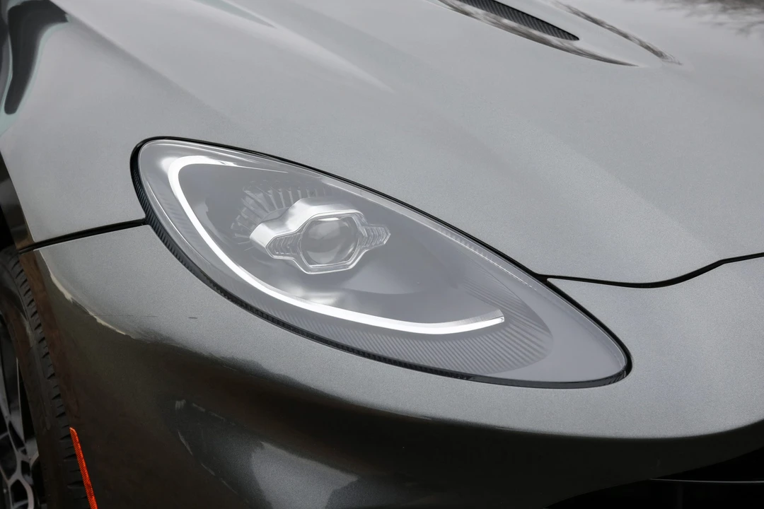 2021 Aston Martin DBX - Image 13 of 31