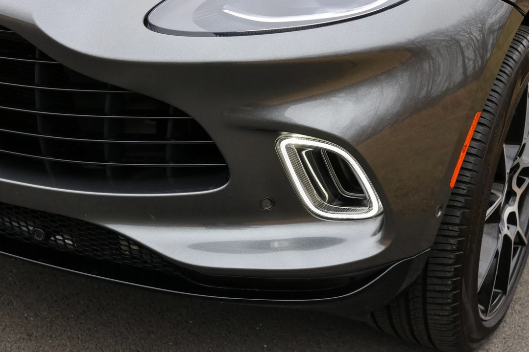 2021 Aston Martin DBX - Image 15 of 31