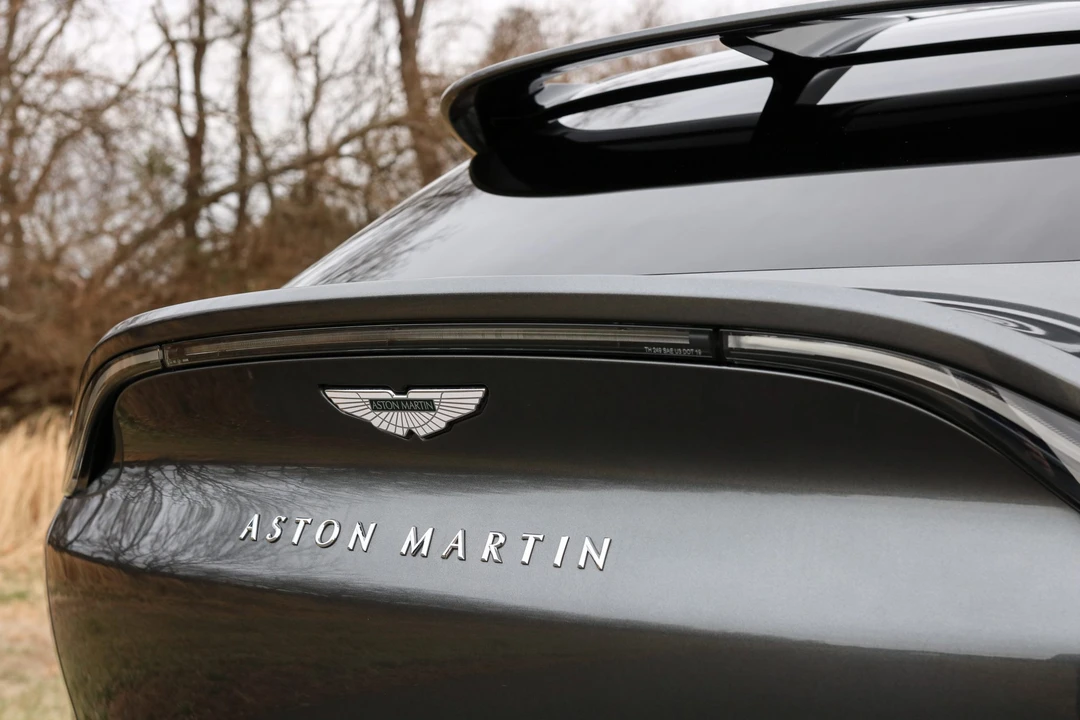 2021 Aston Martin DBX - Image 19 of 31