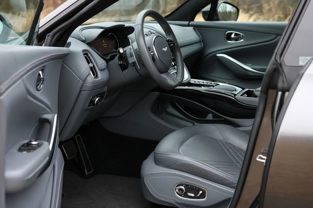 2021 Aston Martin DBX - Image 30 of 31