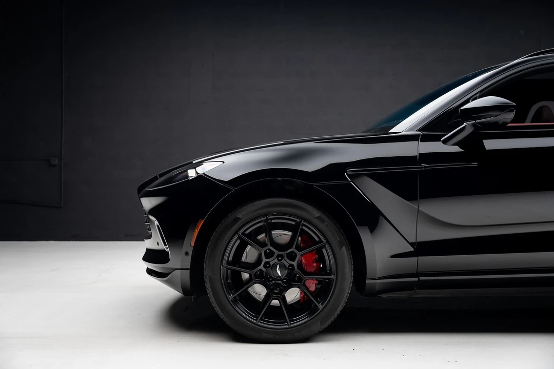 2021 Aston Martin DBX - Image 18 of 21
