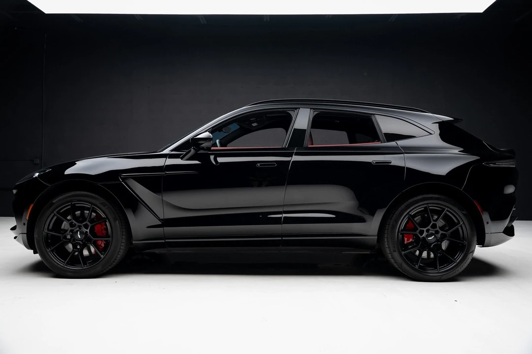 2021 Aston Martin DBX - Image 17 of 21