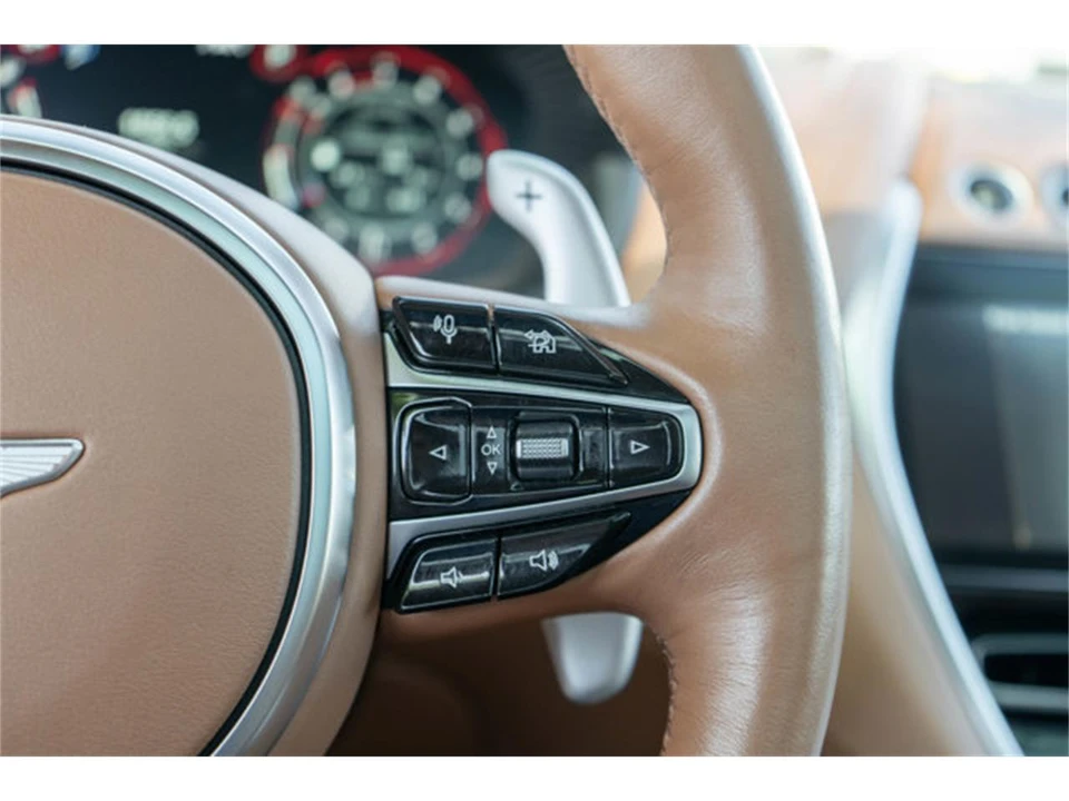 2021 Aston Martin DBX - Image 27 of 31