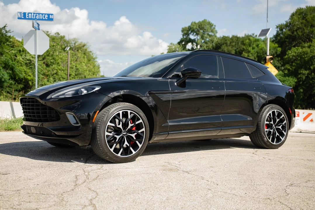 2021 Aston Martin DBX - Image 2 of 31