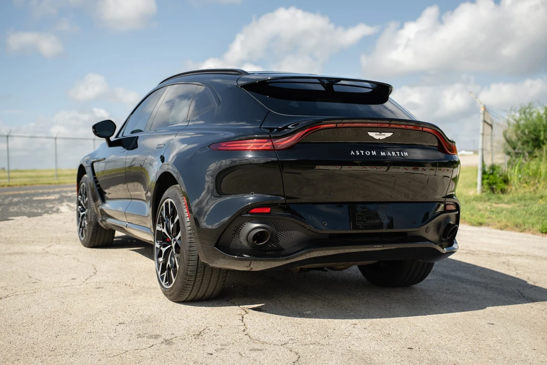 2021 Aston Martin DBX - Image 14 of 31